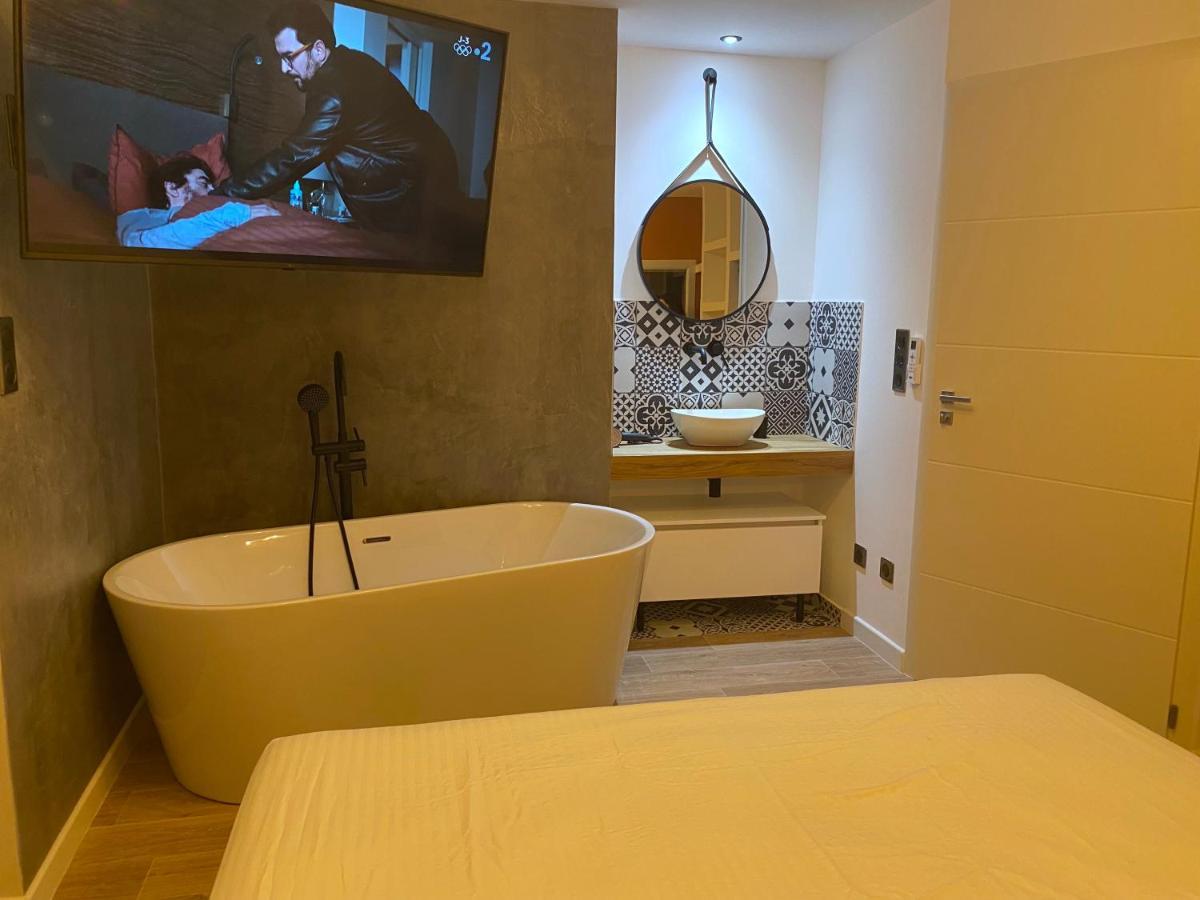 Villa Ghjuvan - Sea, Mountain & Spa Peri Buitenkant foto