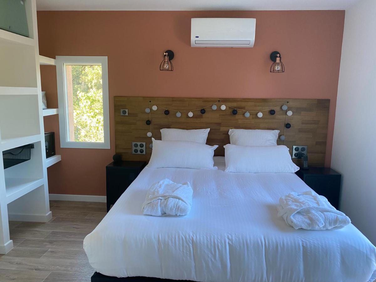 Villa Ghjuvan - Sea, Mountain & Spa Peri Buitenkant foto